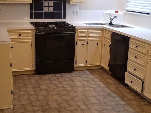 3rd image of 4440 Karen Ln