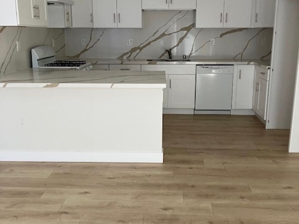 1st image of 840 N Clementine St #B