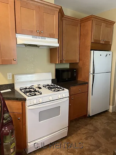 93 Ash St #1 — Photo 2
