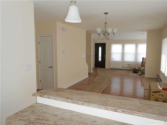 4th image of 10426 216th St