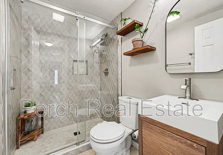 1595 W Maple Ave — Photo 10