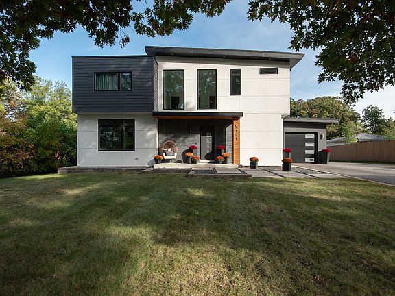 4th image of 9141 S 83rd Ave