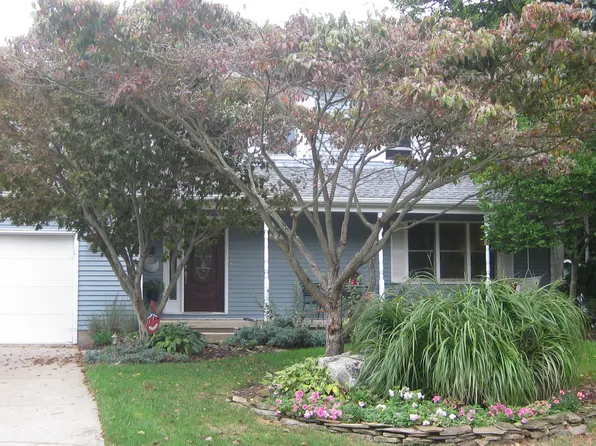 971 Gardenview St, Kent, OH 44240