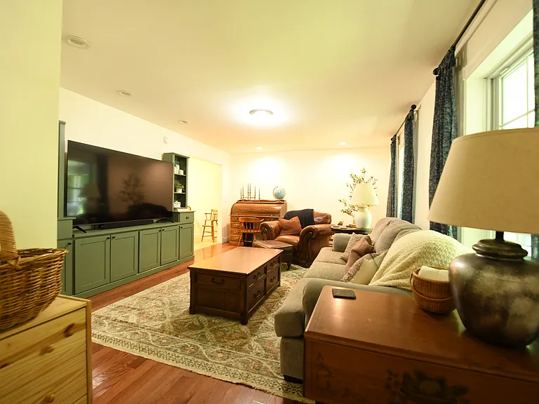 54 Lakeside Dr — Photo 4