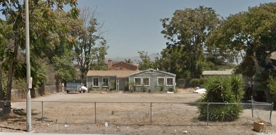 1st image of 2211 W Merced Ave