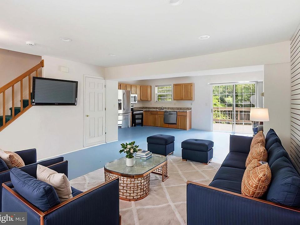 1st image of 8812 Fox Cir