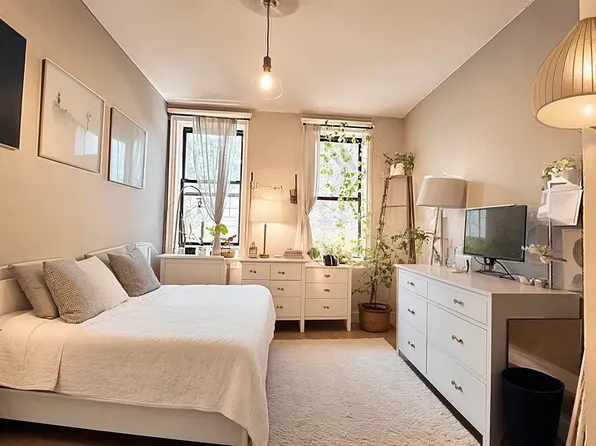 246 Pacific Street image 1 of 6