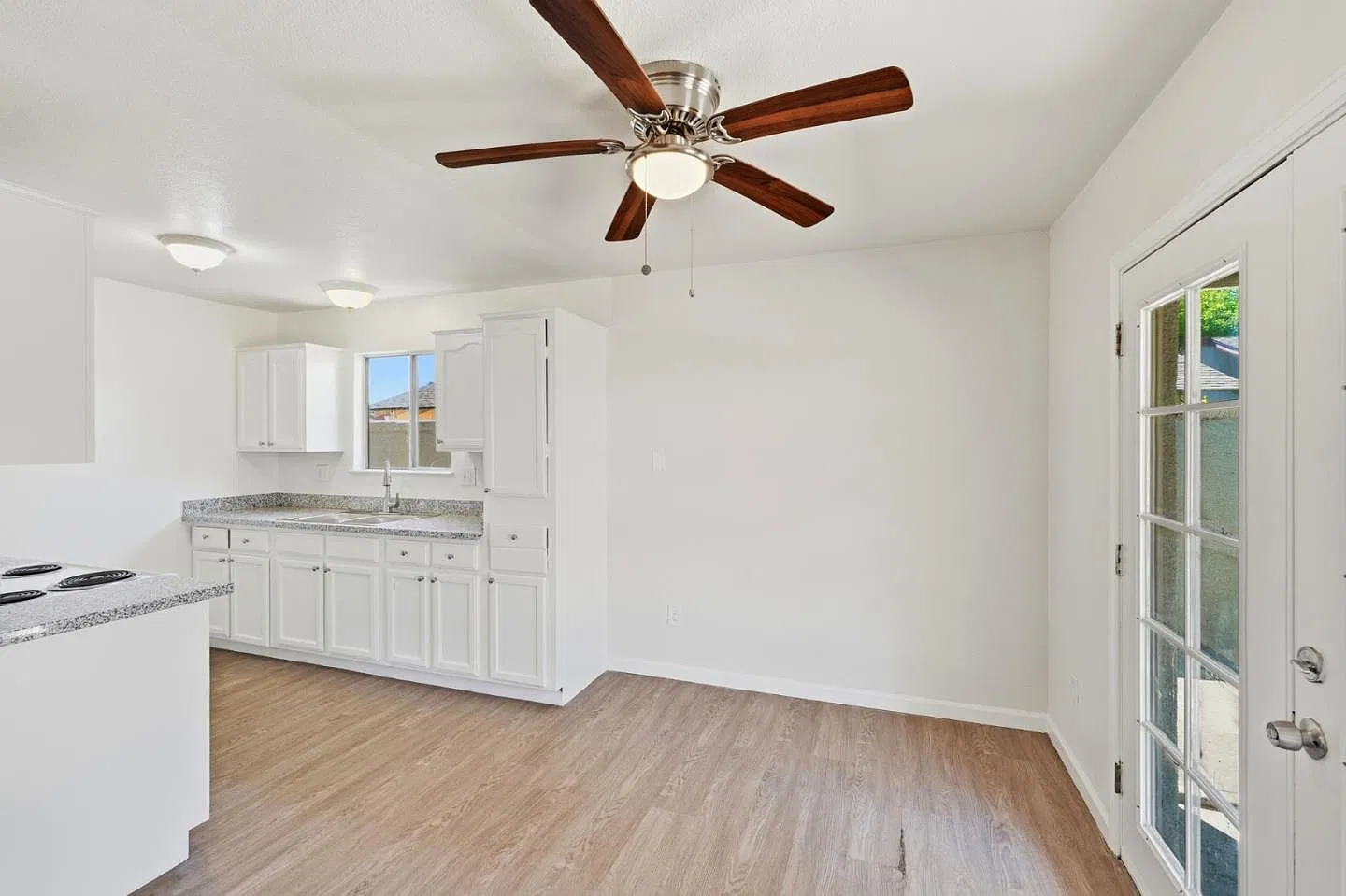 3 bed, 1100 sqft, $2,320 — Photo 4