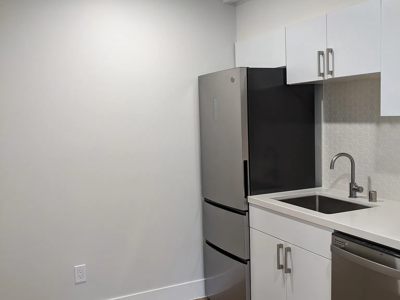Studio, 336 sqft, $2,995 — Photo 4