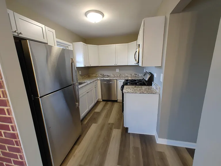 52 Beacon Ave — Photo 10