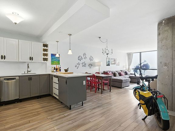 3rd image of 5415 N Sheridan Rd APT 3402