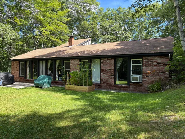10 Sky Lane, Waterboro, ME 04061