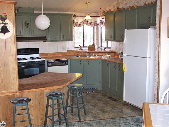4th image of 18810 Vernal Dr