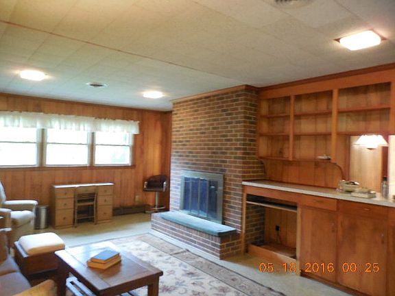 3rd image of 1015 Grove Ave