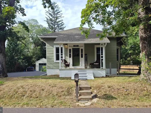 137 Mathews Ave, Doylestown, PA 18901