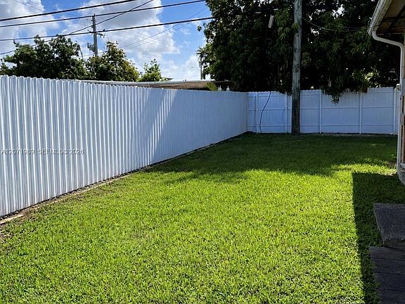 4th image of 4151 SW 112th Ct