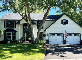 1341 Heather Ct, Chanhassen, MN 55317