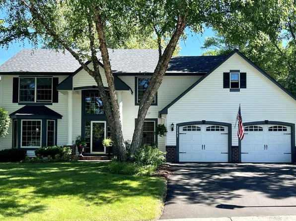 1341 Heather Ct, Chanhassen, MN 55317