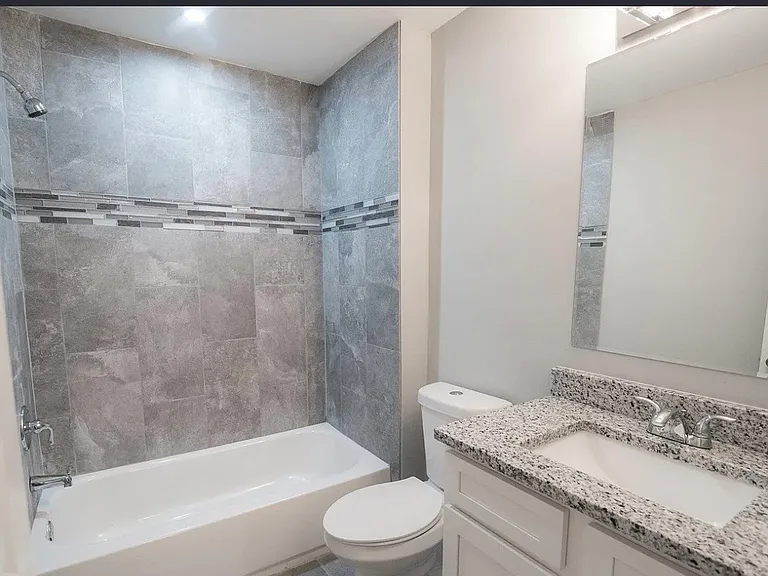 3255 Village Glen Trl — Photo 15