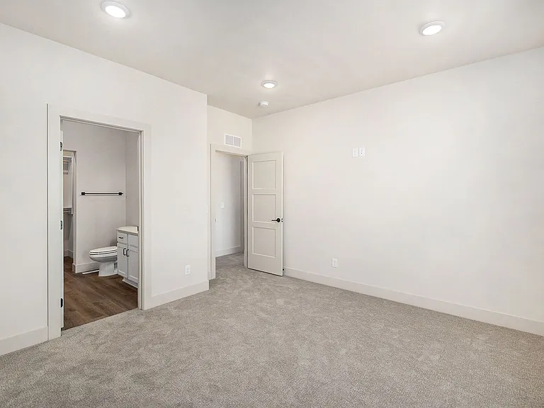 The Revere Townhomes — Photo 12
