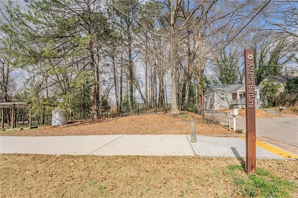 4 bed, 6.0 bath, 1546 sqft, $2,600 — Photo 2