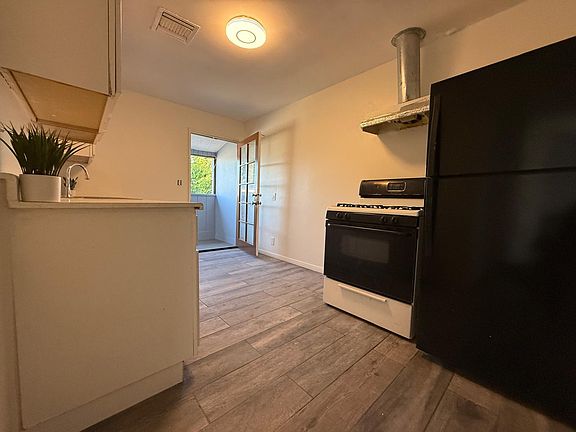 5th image of 4014 W Commonwealth Ave #D