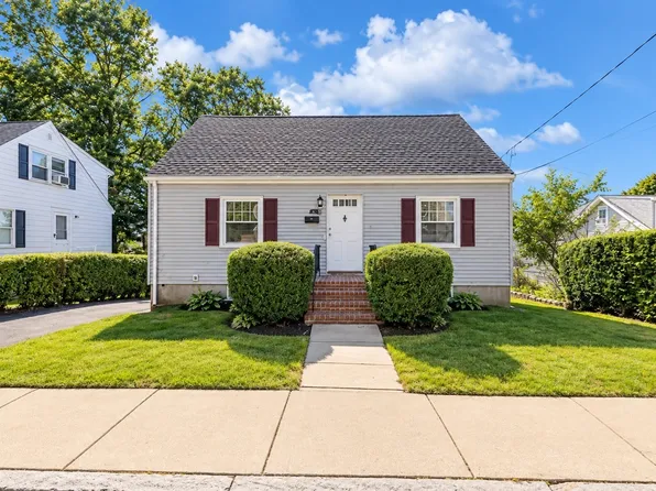 85 Potomac St, West Roxbury, MA 02132