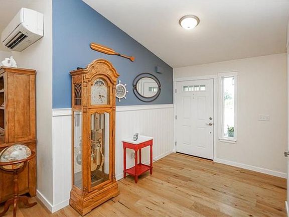 3rd image of 1598 Sockeye Ln