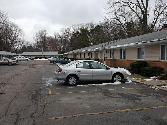5th image of 609 Liberty St APT 19