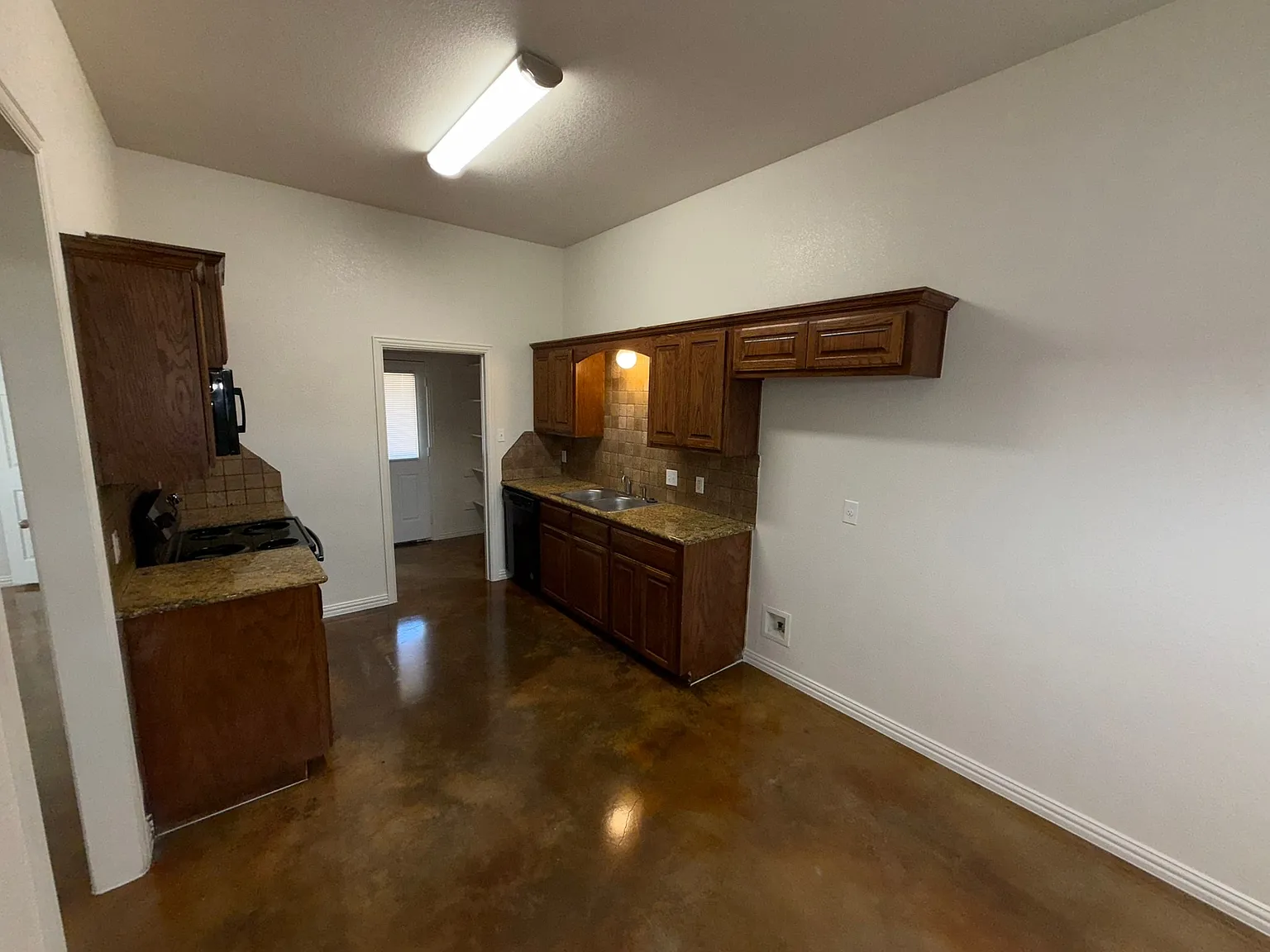 425 East Zenith Avenue — Photo 2