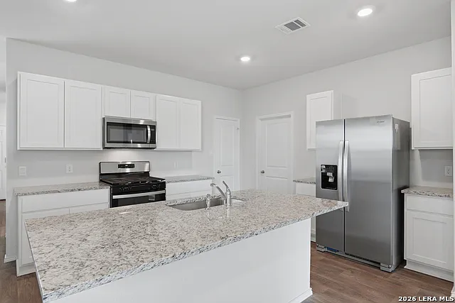 4 bed, 2.5 bath, 2302 sqft, $2,300 — Photo 3