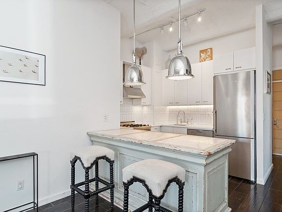 4th image of 720 Greenwich St #7UV