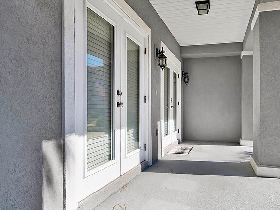 5th image of 7955 Doublegate Dr