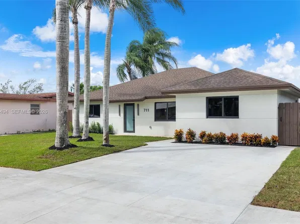 711 NW 8th Ave, Dania Beach, FL 33004