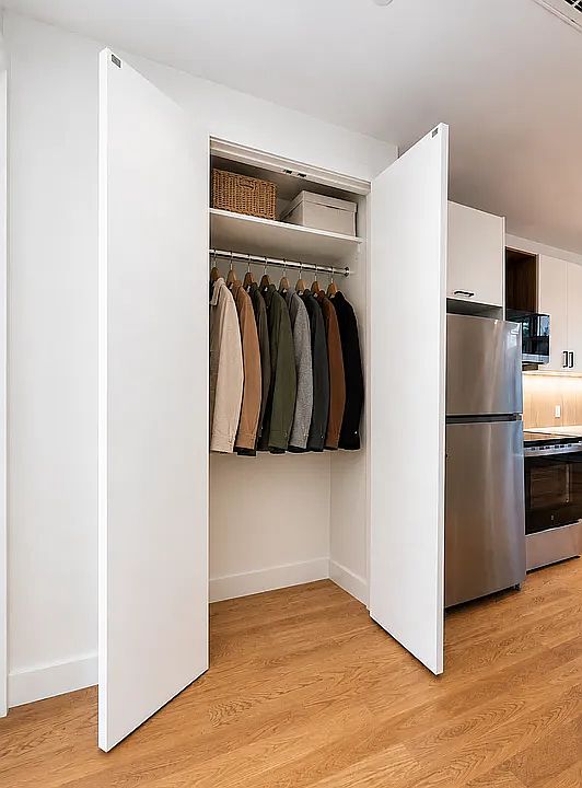 1st image of 418 Lorimer St #1L