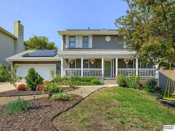 2910 Courtney Dr, Bellevue, NE 68123