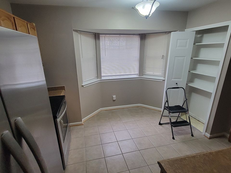 2nd image of 1055 Old Denbigh Blvd #1055
