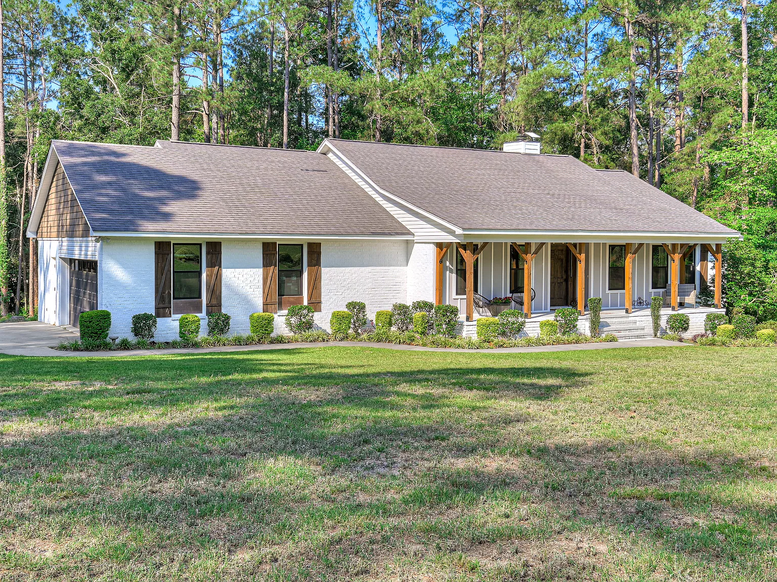4 bed, 2.5 bath, 2525 sqft, $3,100 — Photo 2