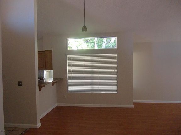 4th image of 3305 E Wildwood Dr
