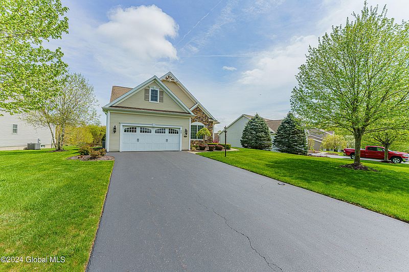 3rd image of 19 Brighton Drive