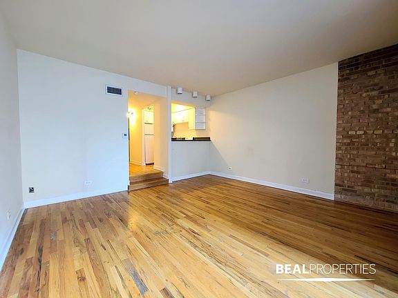 4th image of 1220 N La Salle Dr APT 4G