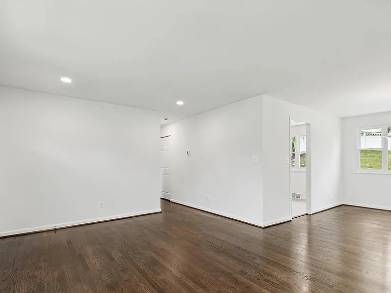 5522 Lanham Way — Photo 30