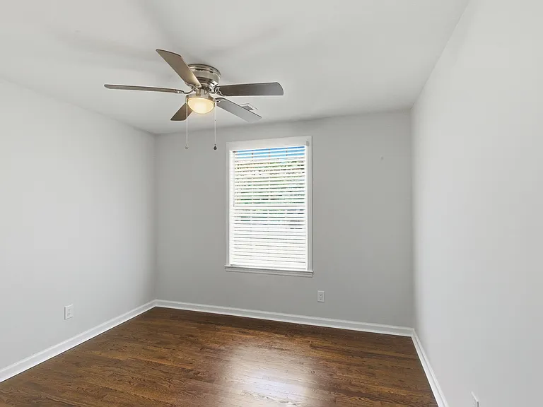 340 Lynn Dr — Photo 23