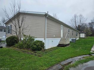 10039 State Route 700 #118, Mantua, OH 44255