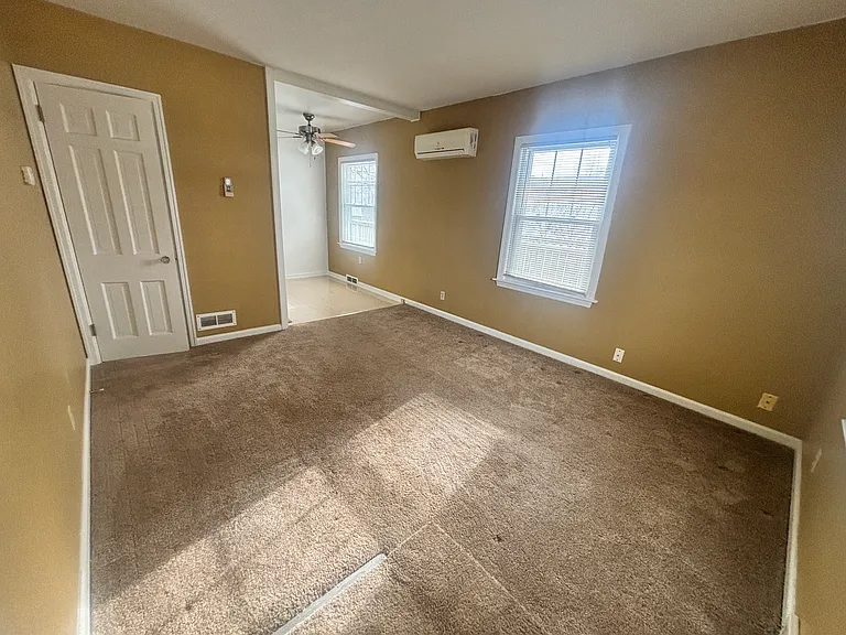 142 N Riverview Dr #1 — Photo 9