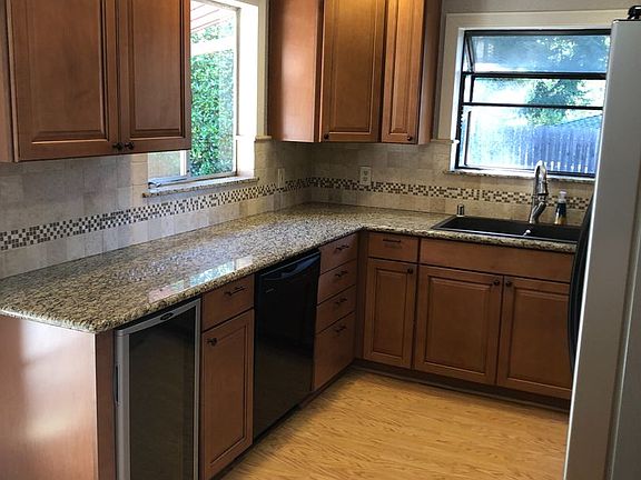 5th image of 912 Audrey Way