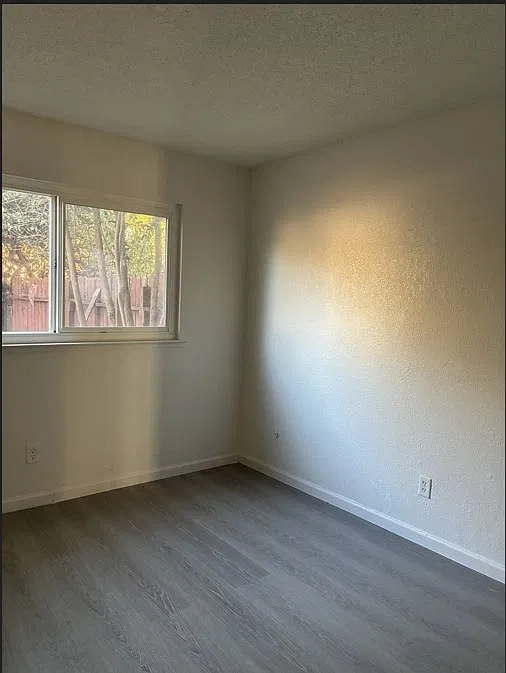 2 bed, 925 sqft, $1,995 — Photo 3