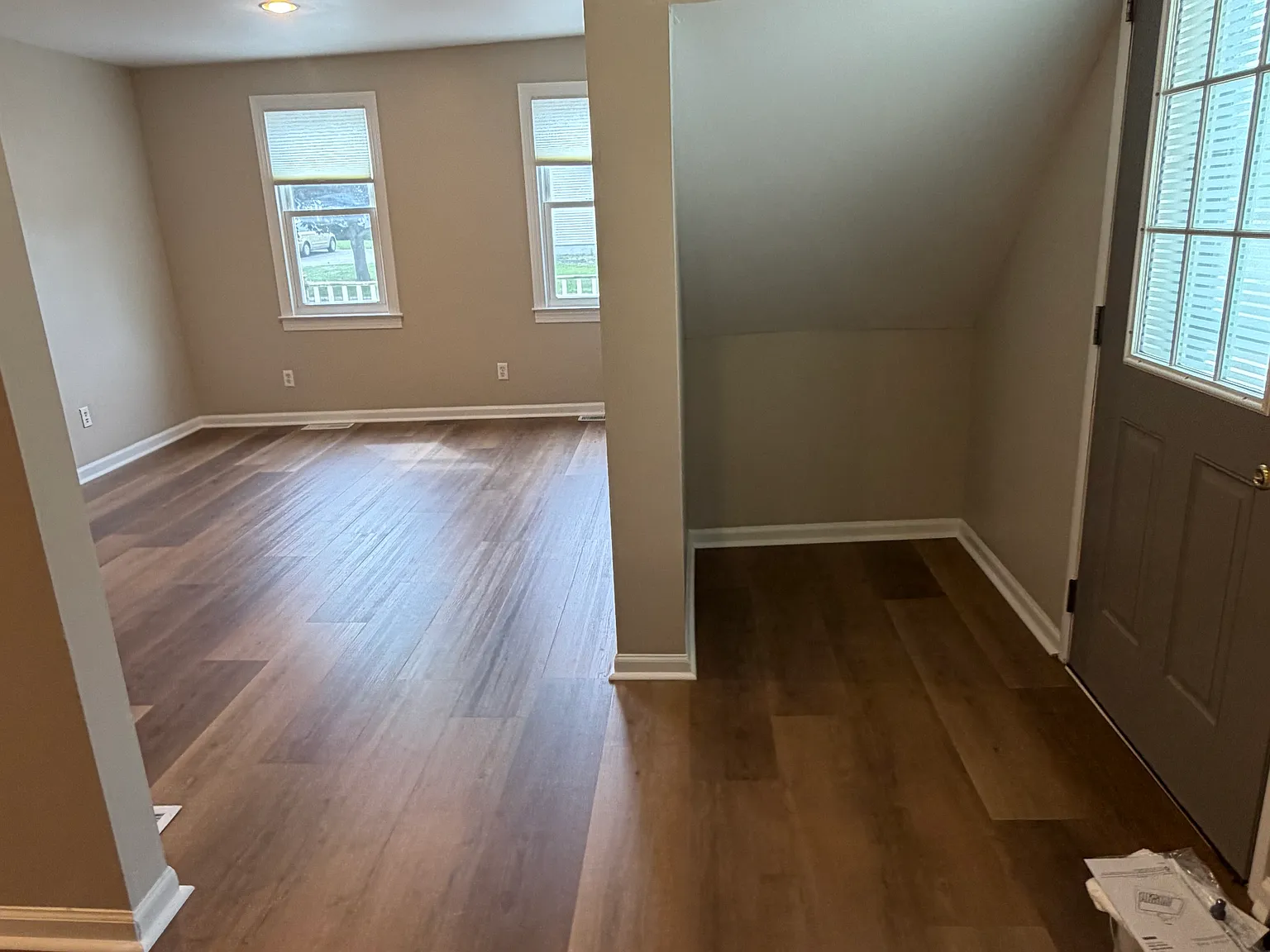 2 bed, 1000 sqft, $1,375 — Photo 3