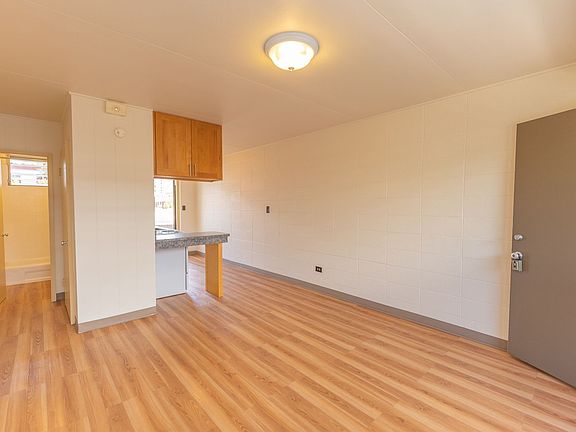 3rd image of 721 Birch St #D