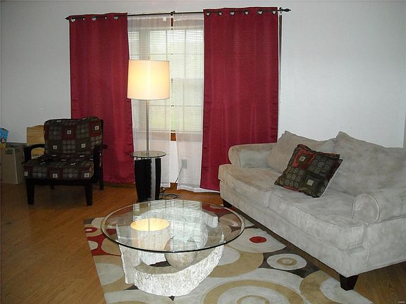 3rd image of 6351 Coventry Dr